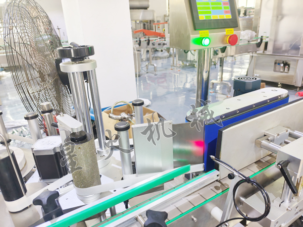 91啪–久久水蜜桃网国产四川圆瓶贴标机实拍图